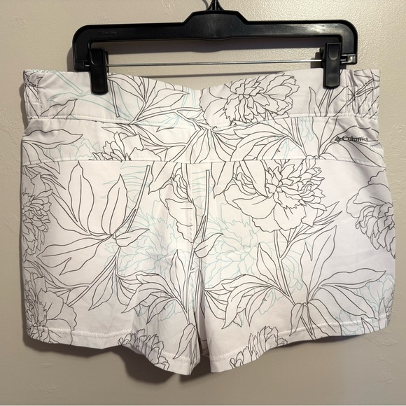 Columbia Floral Print White Athletic Shorts with Built in Bike Shorts XL - Picture 10 of 16
